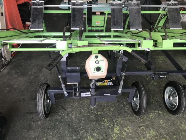 タイショー　中古　苗箱並べ機【4連】