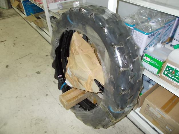 クボタ　田植機用補助車輪