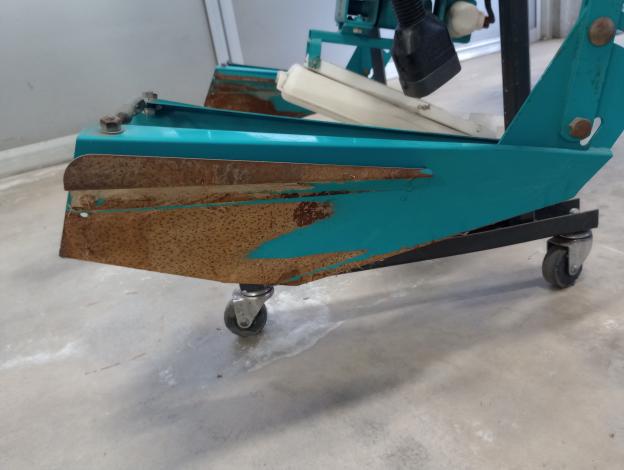 クボタ　田植機用溝切機