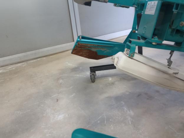 クボタ　田植機用溝切機