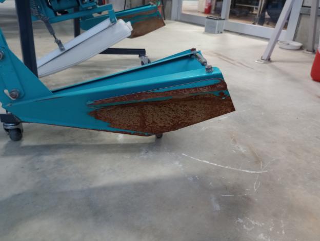 クボタ　田植機用溝切機