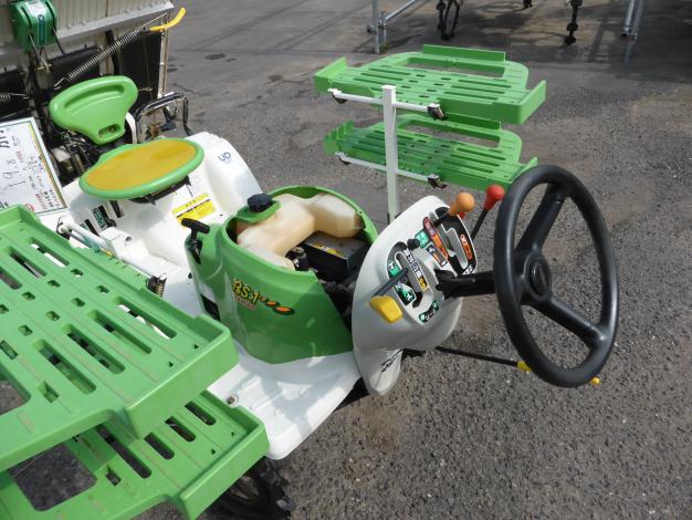 ヤンマー 乗用田植機 4条植え 歩っとハンドル