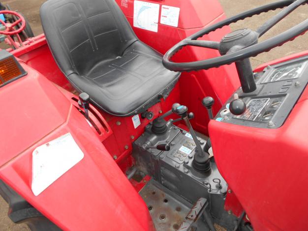 中古　シバウラトラクター