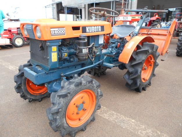 中古　クボタトラクター