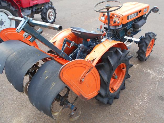 中古　クボタトラクター