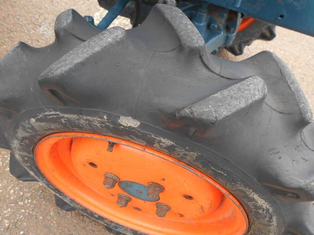 中古　クボタトラクター