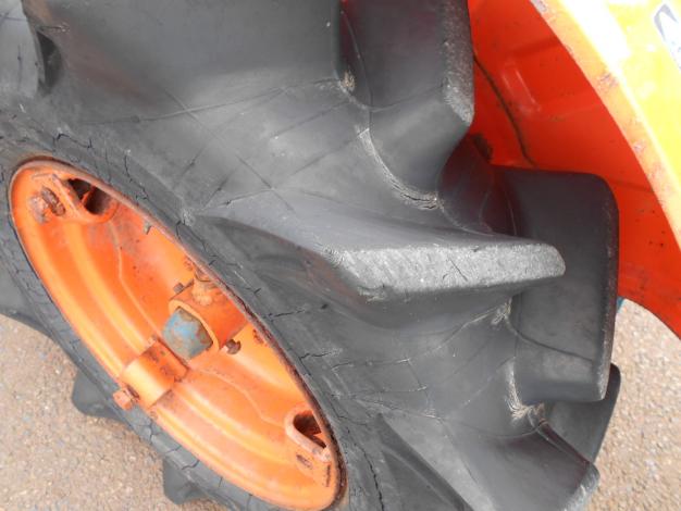 中古　クボタトラクター