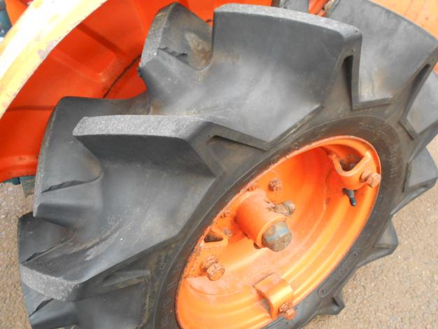 中古　クボタトラクター