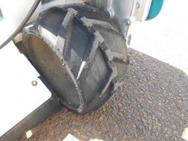 クボタ 中古 畦畔草刈り機