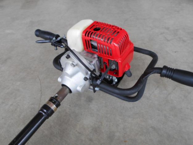 ゼノア　中古穴掘り機