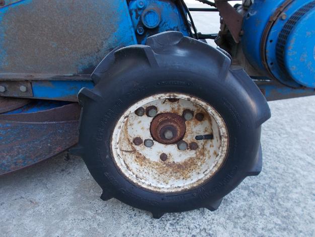 イセキ　中古　牧草モア