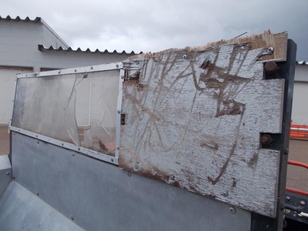 デリカ　中古　自走式マニアスプレッダー