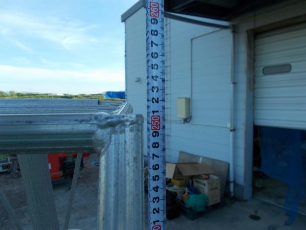 中古　アルミ園芸三脚