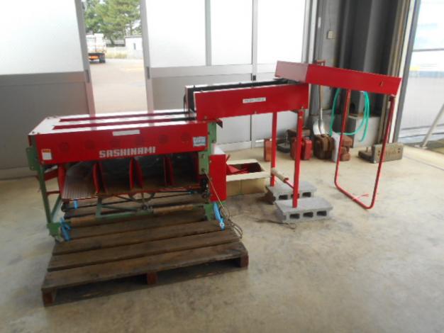 サシナミ中古ミニトマト磨き・選別機