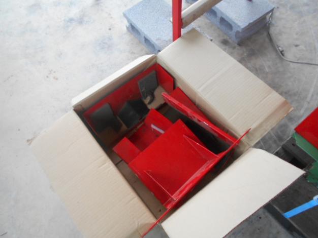 サシナミ中古ミニトマト磨き・選別機