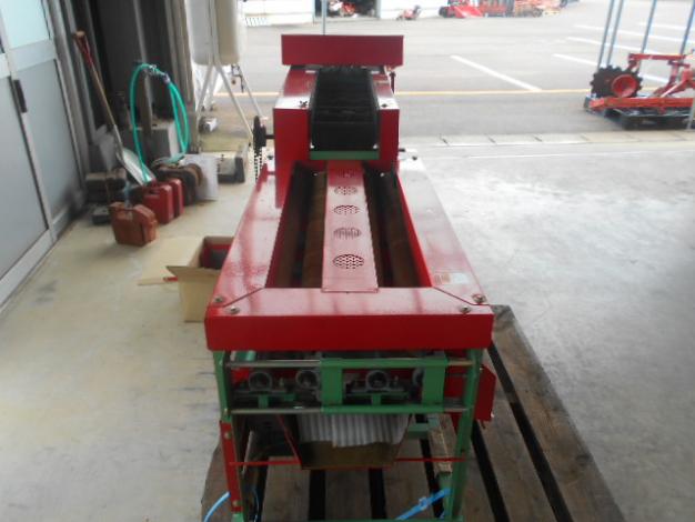 サシナミ中古ミニトマト磨き・選別機