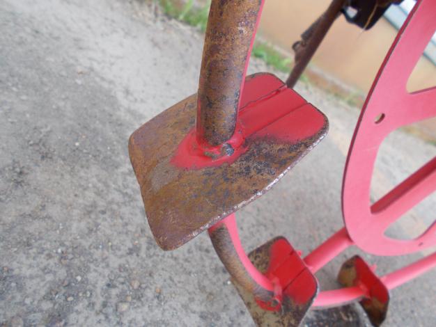 共立　中古　乗用溝切機