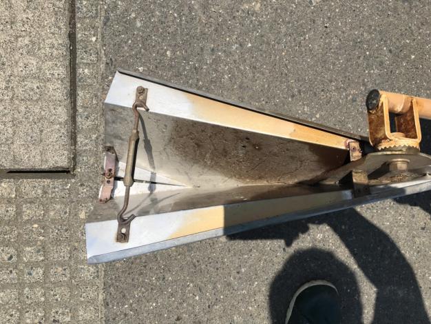 マメトラ　中古　乗用溝切機