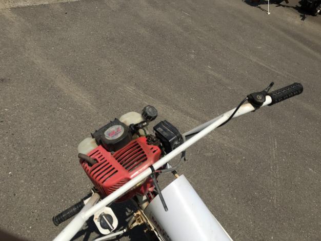 マメトラ　中古　乗用溝切機