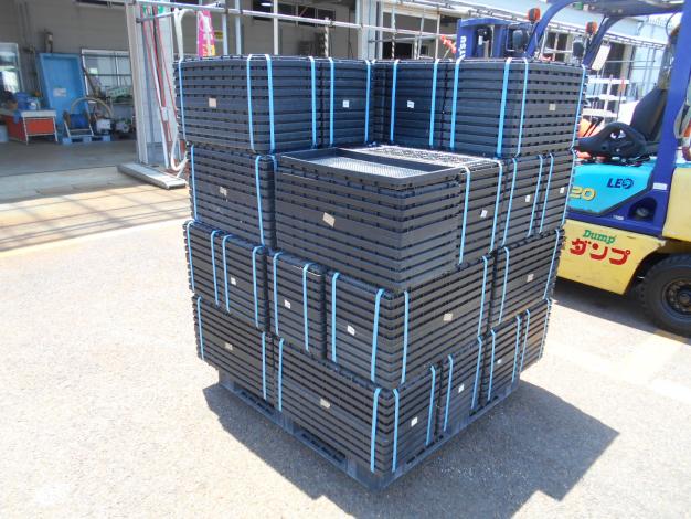 中古 保水型育苗箱 300枚