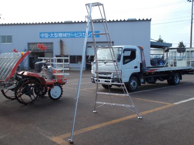 中古　アルミ園芸三脚