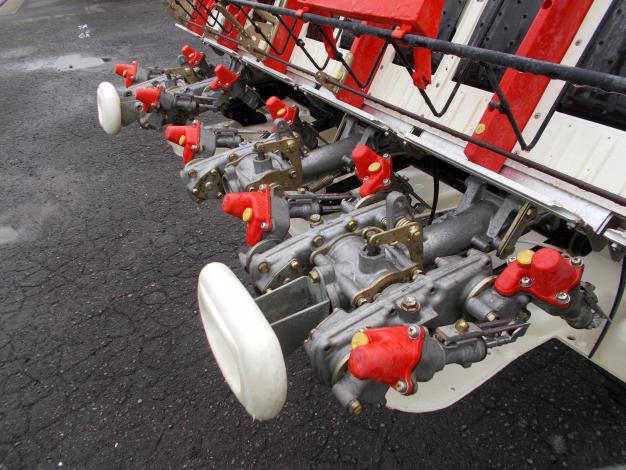 ヤンマー　田植機 ヤンマー 中古 田植機 【18.2時間】＊YR6M XU-Z 『山形店 7590』 – 農