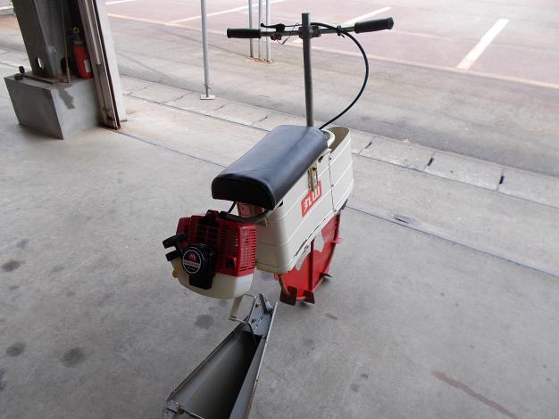 丸山　中古　乗用溝切機