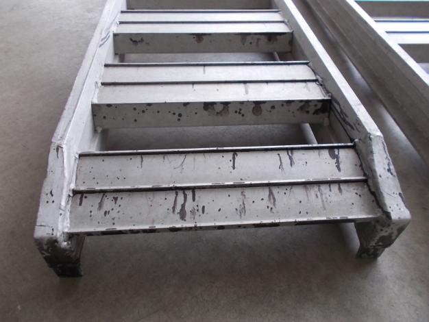 中古　アルミブリッジ