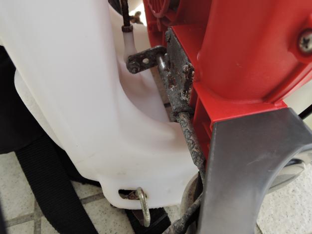 丸山 中古 背負動力散布機 25L