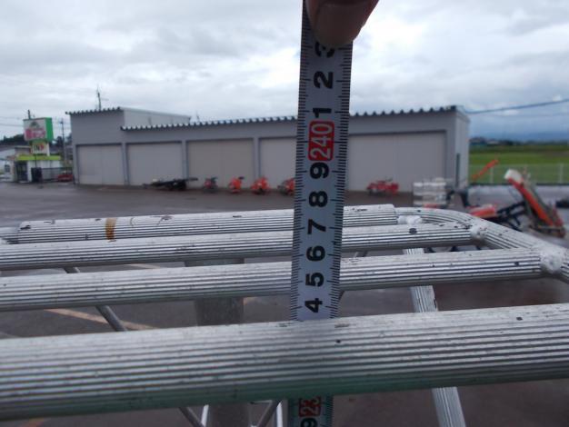 中古　アルミ園芸三脚