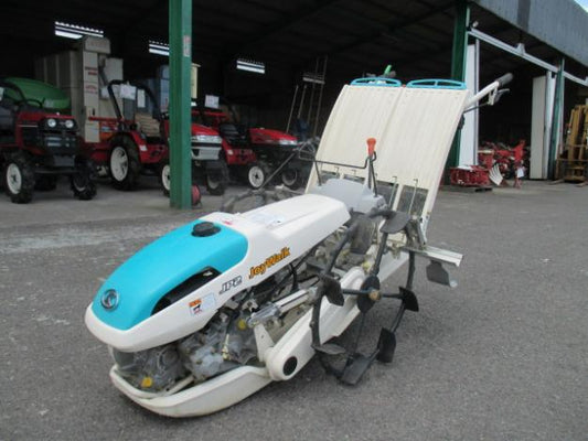 歩行型田植機