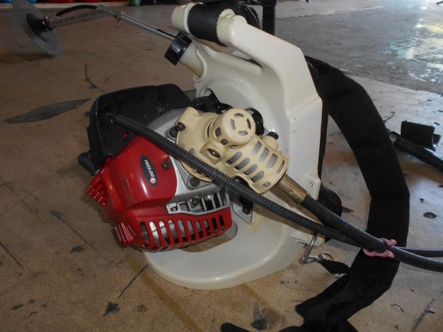 ゼノア　中古　刈払機　背負い