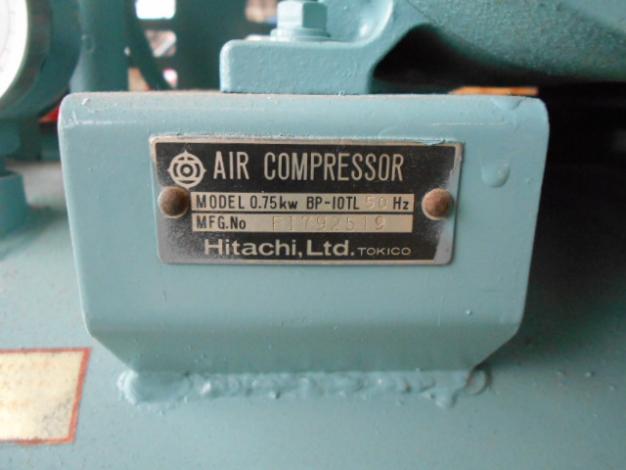 中古　日立1馬力コンプレッサ—