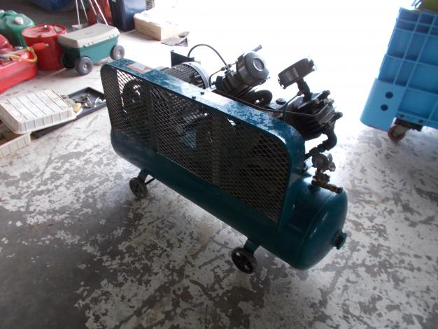 (株)富士コンプレッサー製作所　中古　コンプレッサー