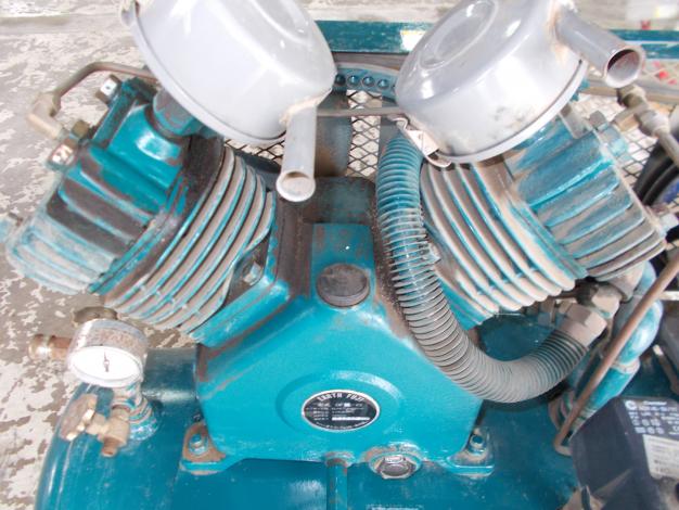 (株)富士コンプレッサー製作所　中古　コンプレッサー