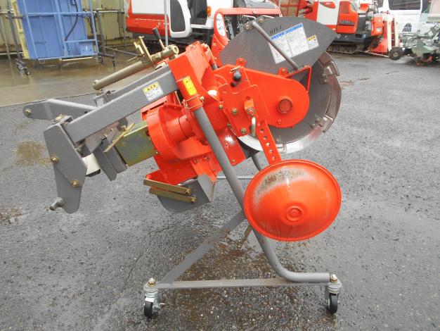 クボタ(ニプロ)　中古　あぜ塗り機