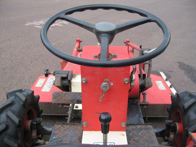 サンケー中古乗用草刈機　ロータリーモア