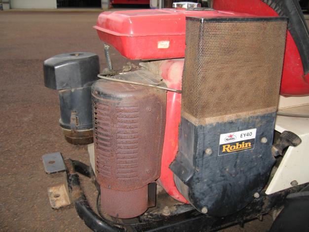 サンケー中古乗用草刈機　ロータリーモア