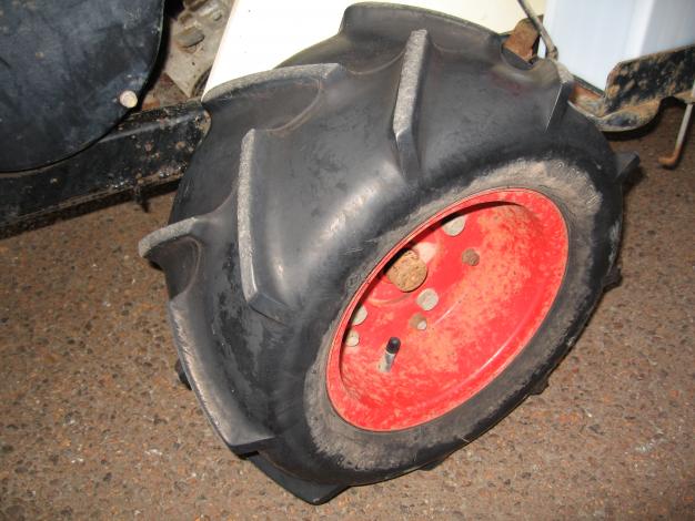 乗用草刈り機 サンケ－ AT 修理済 現状品