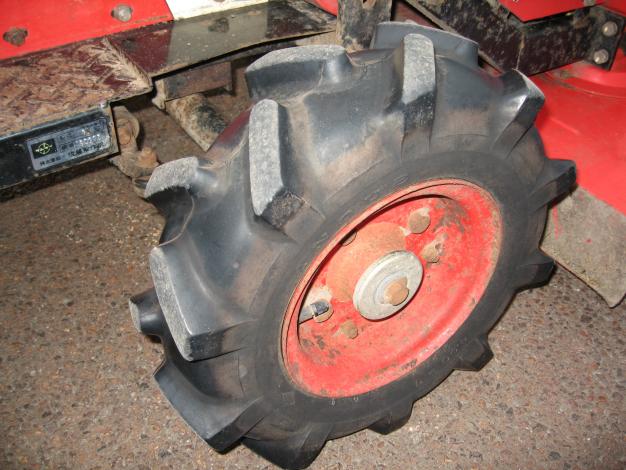 サンケー中古乗用草刈機　ロータリーモア