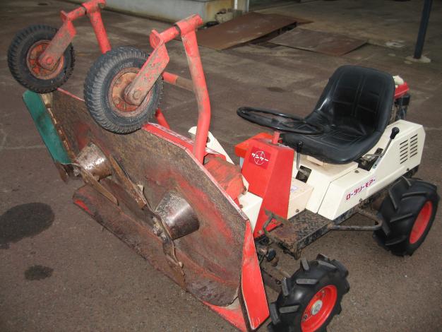サンケー中古乗用草刈機　ロータリーモア