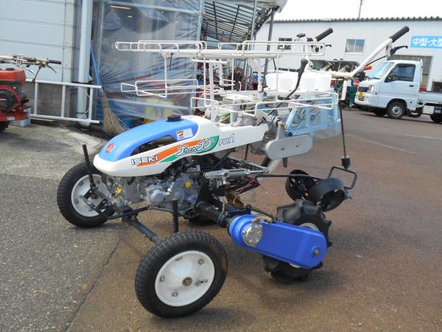 イセキ　中古野菜移植機