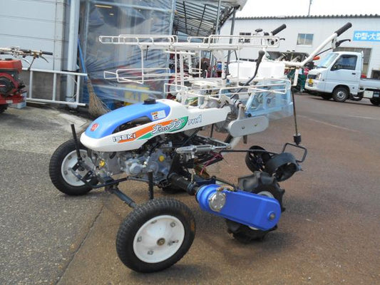 イセキ　中古野菜移植機