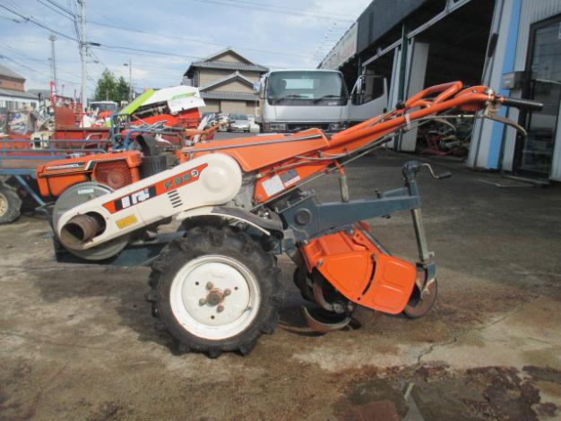 歩行型トラクター