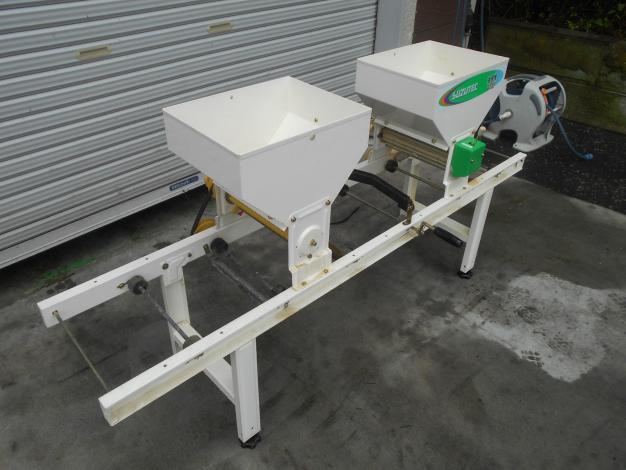 スズテック　中古　播種機　手動