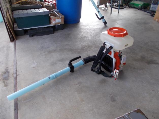 共立　中古　動力散布機