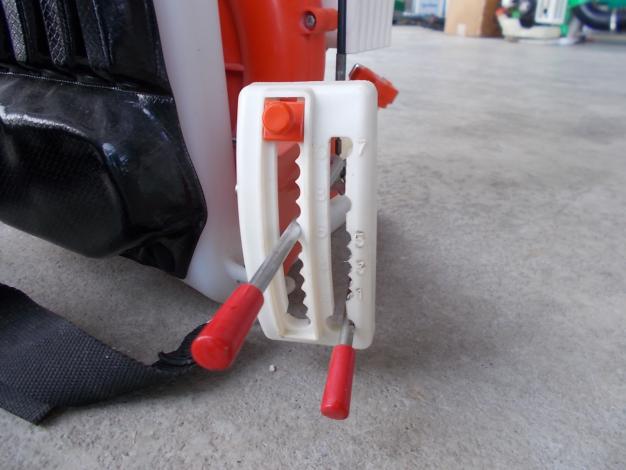 共立　中古　動力散布機