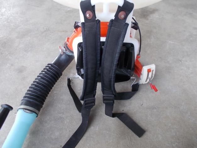 共立　中古　動力散布機