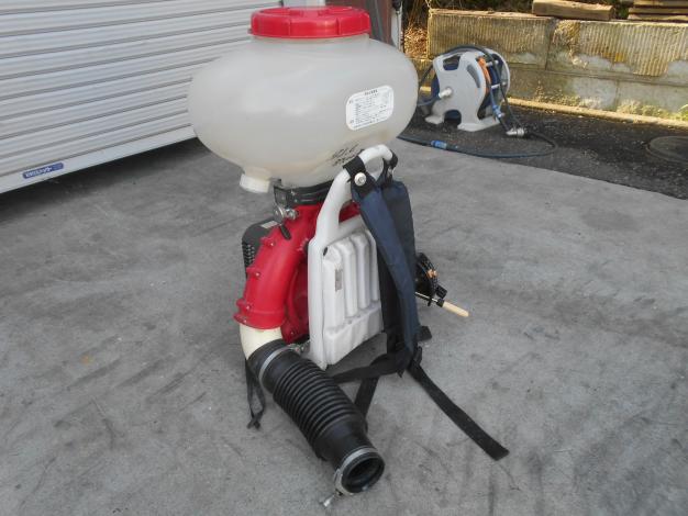 丸山　中古　背負動力散布機　25L