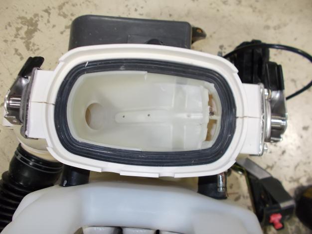 丸山　中古　背負動力散布機